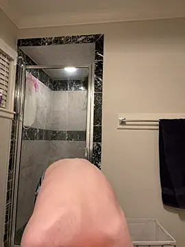 tallnerdyguy online show from July 12, 2026, 4:02 am