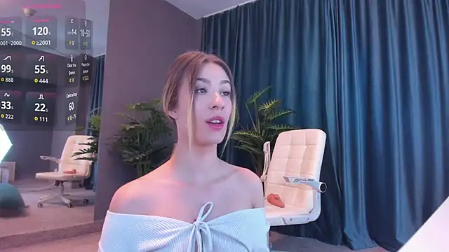 LaurynCopper online show from February 25, 2026, 6:24 am