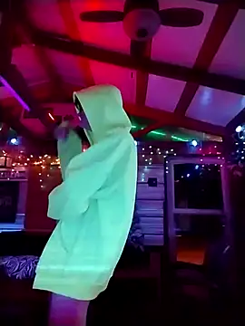 Snapshot of ivylee31 chatting on February 15, 2025, 4:36 am ivylee31 online show from February 15, 2025, 4:36 am