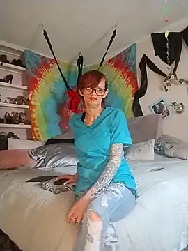 ivylee31 online show from April 7, 2026, 6:54 pm