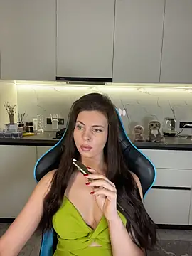 CurlyLara online show from February 25, 2026, 5:35 pm