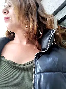 Snapshot of Alysson-- chatting on February 18, 2025, 4:14 pm Alysson-- online show from February 18, 2025, 4:14 pm