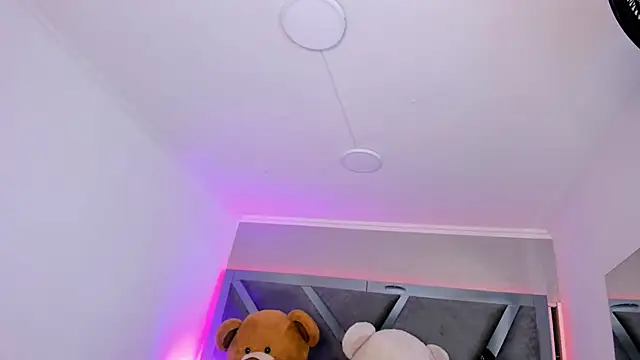 Snapshot of AmberiniHoffman chatting on November 7, 2025, 11:59 am AmberiniHoffman online show from November 7, 2025, 11:59 am