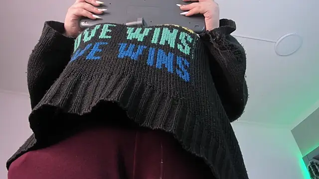 Snapshot of AmberiniHoffman chatting on December 16, 2025, 11:14 am AmberiniHoffman online show from December 16, 2025, 11:14 am