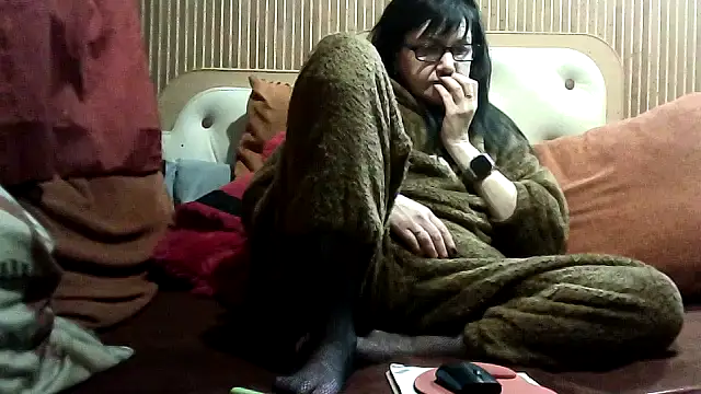 Snapshot of AlanaLaDream chatting on February 10, 2026, 2:43 am AlanaLaDream online show from February 10, 2026, 2:43 am