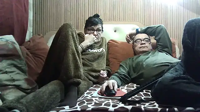 Snapshot of AlanaLaDream chatting on February 12, 2026, 5:45 pm AlanaLaDream online show from February 12, 2026, 5:45 pm