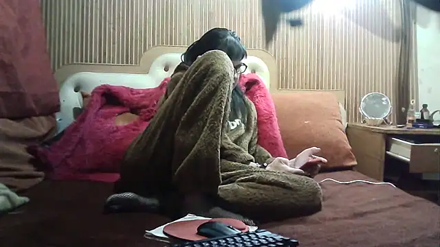 Snapshot of AlanaLaDream chatting on February 9, 2026, 2:37 pm AlanaLaDream online show from February 9, 2026, 2:37 pm