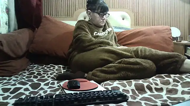 Snapshot of AlanaLaDream chatting on March 1, 2026, 2:28 pm AlanaLaDream online show from March 1, 2026, 2:28 pm