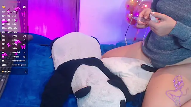 Snapshot of Thea_Aphros_ chatting on July 28, 2026, 9:58 pm Thea Aphros online show from July 28, 2026, 9:58 pm