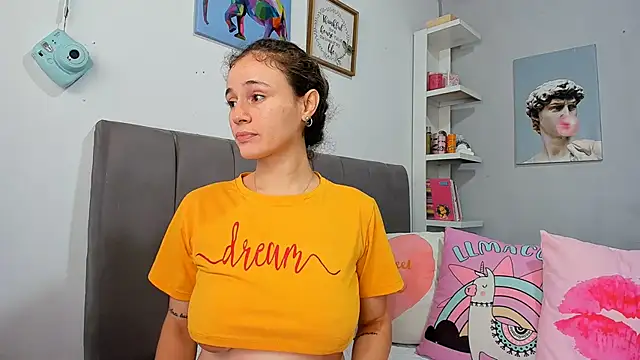naughtyloverss online show from June 18, 2026, 3:28 pm