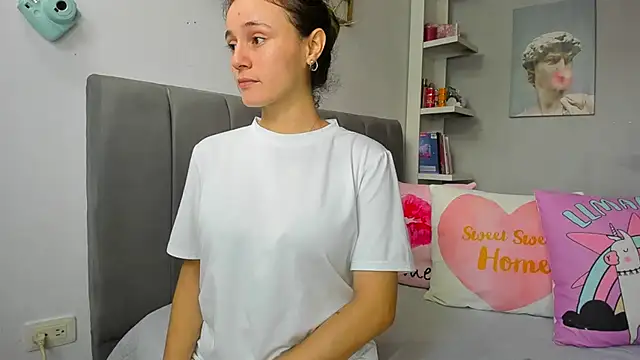 naughtyloverss online show from June 11, 2026, 3:42 pm