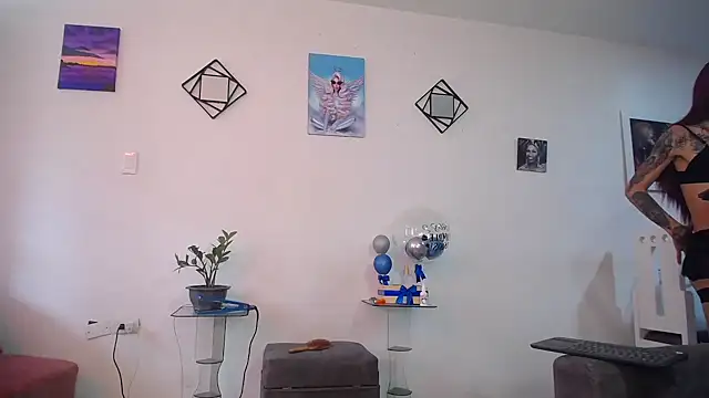 Snapshot of vixenxqueens chatting on September 18, 2025, 7:50 pm vixenxqueens online show from September 18, 2025, 7:50 pm