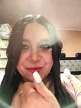 sara pineros online show from October 25, 2025, 11:49 pm