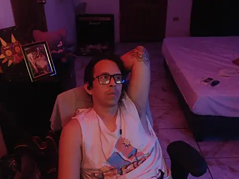 Pit xxz online show from December 4, 2025, 4:33 am