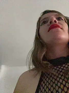 gwen ashly online show from April 13, 2026, 8:46 pm