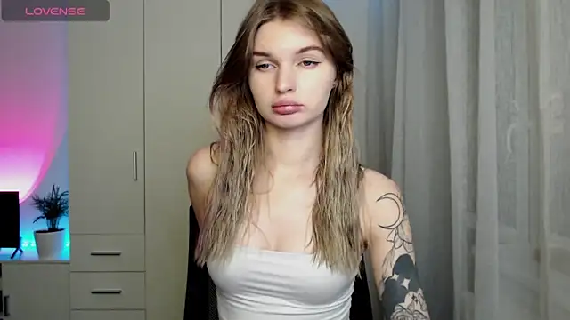 lounahyan online show from December 16, 2025, 5:44 am