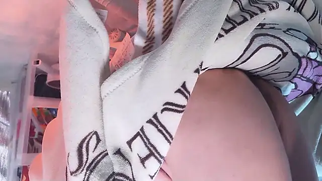 Im IVE LOVE online show from February 12, 2026, 6:24 am