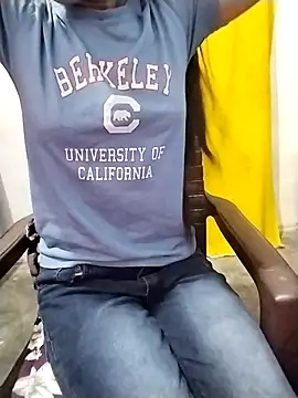 Snapshot of Cute-Ridhima chatting on February 13, 2026, 3:39 am Cute-Ridhima online show from February 13, 2026, 3:39 am