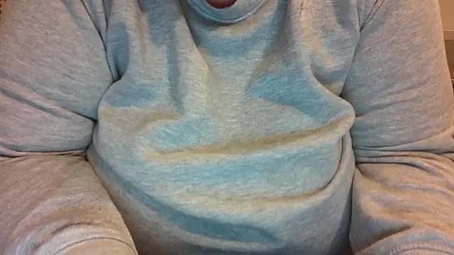 Snapshot of Maebi chatting on December 15, 2024, 9:03 am Maebi online show from December 15, 2024, 9:03 am