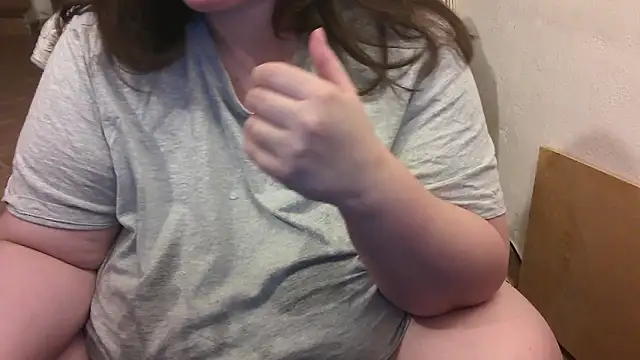 Snapshot of Maebi chatting on September 28, 2025, 10:17 pm Maebi online show from September 28, 2025, 10:17 pm