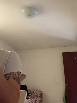 Snapshot of Miss_oliviaa chatting on November 25, 2025, 5:02 pm Miss oliviaa online show from November 25, 2025, 5:02 pm