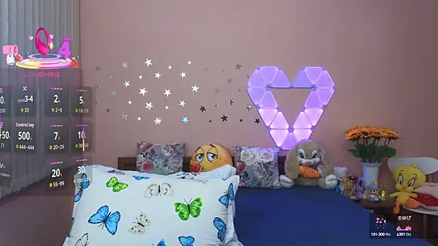 Snapshot of _Loves_ chatting on September 27, 2025, 9:43 pm  Loves  online show from September 27, 2025, 9:43 pm
