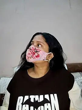 Snapshot of bigtitsqueen chatting on November 15, 2025, 4:49 am bigtitsqueen online show from November 15, 2025, 4:49 am