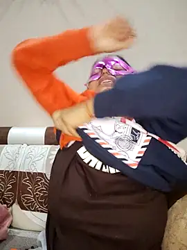 Snapshot of bigtitsqueen chatting on December 22, 2025, 6:46 am bigtitsqueen online show from December 22, 2025, 6:46 am