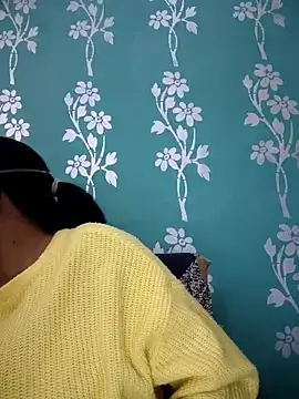 Snapshot of bigtitsqueen chatting on February 13, 2026, 5:24 pm bigtitsqueen online show from February 13, 2026, 5:24 pm