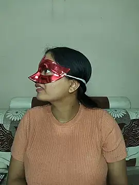 Snapshot of bigtitsqueen chatting on February 4, 2026, 8:53 am bigtitsqueen online show from February 4, 2026, 8:53 am