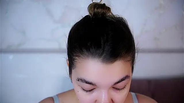 VeronaAppleberry online show from December 21, 2025, 1:30 am