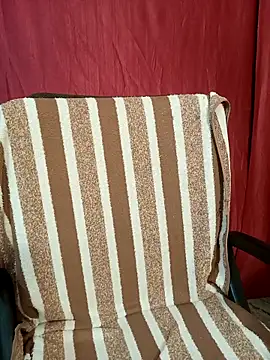 Snapshot of Stripy_Doll chatting on October 19, 2025, 5:26 pm Stripy Doll online show from October 19, 2025, 5:26 pm