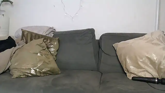 IntiMia online show from December 19, 2024, 4:02 pm