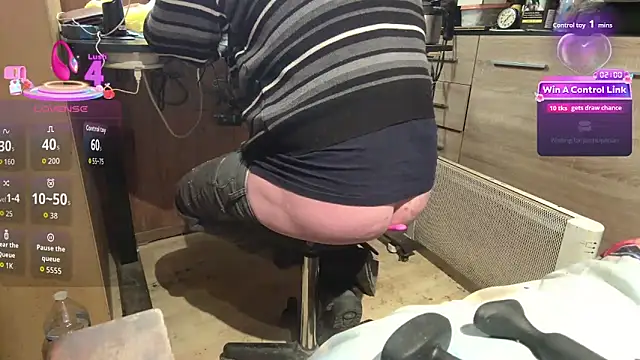 Snapshot of misteryman1956 chatting on March 30, 2026, 5:09 am misteryman1956 online show from March 30, 2026, 5:09 am