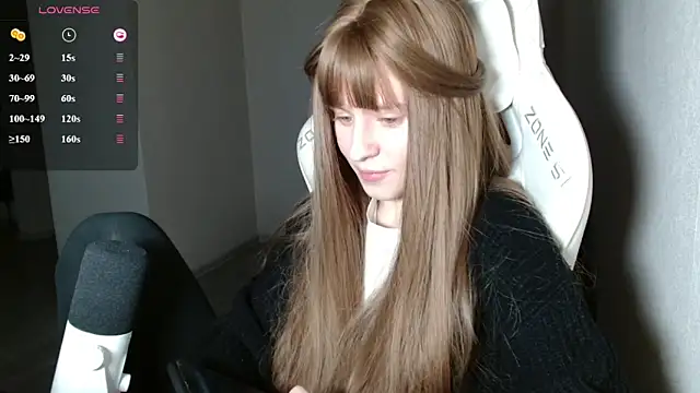 LizaKisses online show from November 28, 2025, 9:20 am