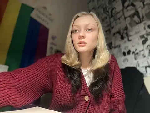 Snapshot of Midnight_Mystery chatting on December 24, 2024, 5:02 pm Midnight Mystery online show from December 24, 2024, 5:02 pm