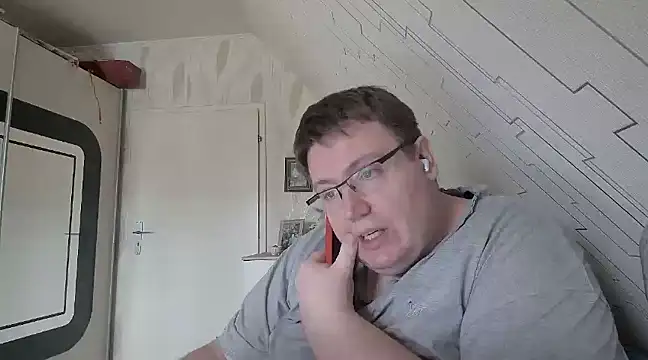 Snapshot of der_alex38 chatting on February 15, 2025, 12:33 pm der alex38 online show from February 15, 2025, 12:33 pm