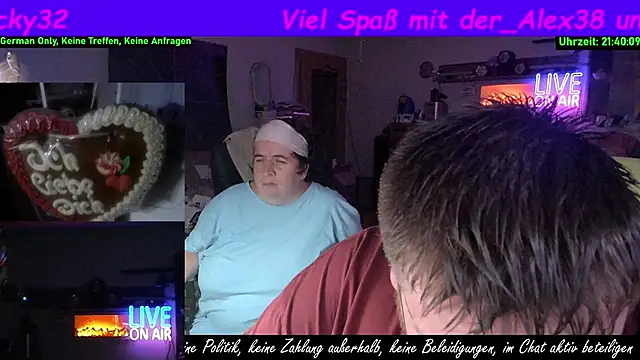 Snapshot of der_alex38 chatting on September 19, 2025, 7:40 pm der alex38 online show from September 19, 2025, 7:40 pm