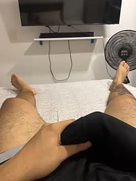 Snapshot of LabronsAd chatting on December 5, 2024, 1:42 am LabronsAd online show from December 5, 2024, 1:42 am