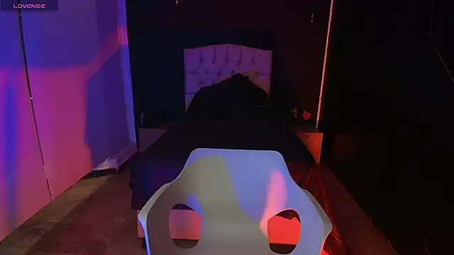 NatashaMason  online show from March 8, 2025, 11:48 am