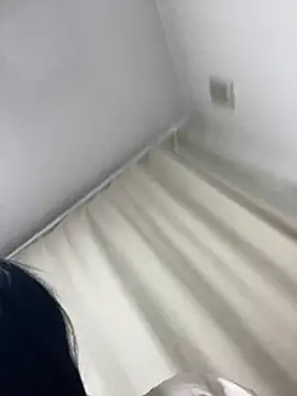 LeilaLow online show from March 6, 2025, 3:13 pm