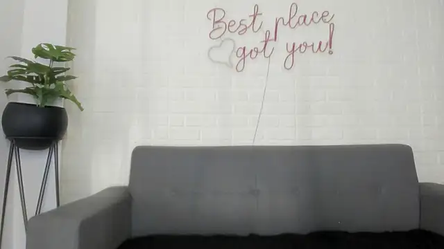 Snapshot of karina_gomez_18 chatting on February 12, 2026, 11:43 am karina gomez 18 online show from February 12, 2026, 11:43 am