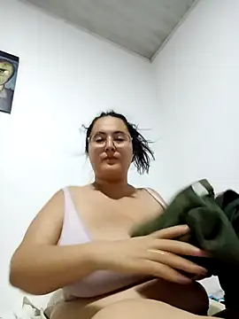 Snapshot of FiorelaCurve chatting on March 28, 2026, 11:39 pm FiorelaCurve online show from March 28, 2026, 11:39 pm