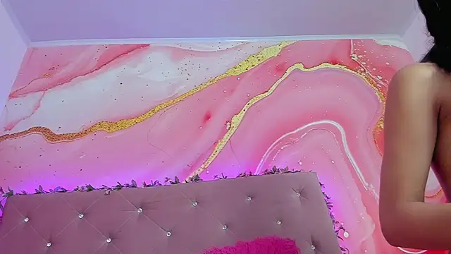 Snapshot of Bella__sweet chatting on November 14, 2025, 6:11 pm Bella sweet online show from November 14, 2025, 6:11 pm