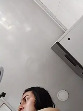 Nanda Vixen online show from November 7, 2025, 8:35 pm