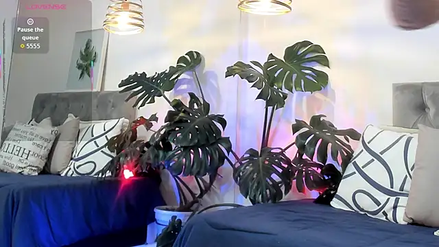 Nami sunny online show from November 8, 2025, 2:04 am