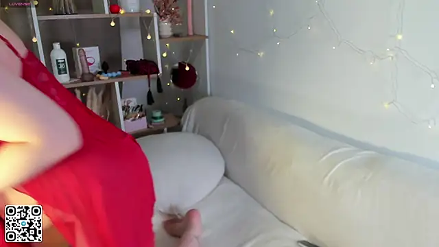 Lif love online show from December 17, 2025, 3:06 pm