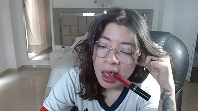 Snapshot of zoecruzz chatting on November 11, 2025, 3:07 pm zoecruzz online show from November 11, 2025, 3:07 pm