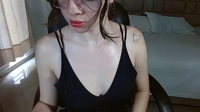 Snapshot of zoecruzz chatting on November 29, 2025, 3:12 pm zoecruzz online show from November 29, 2025, 3:12 pm