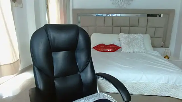 Snapshot of zoecruzz chatting on October 30, 2025, 3:42 pm zoecruzz online show from October 30, 2025, 3:42 pm